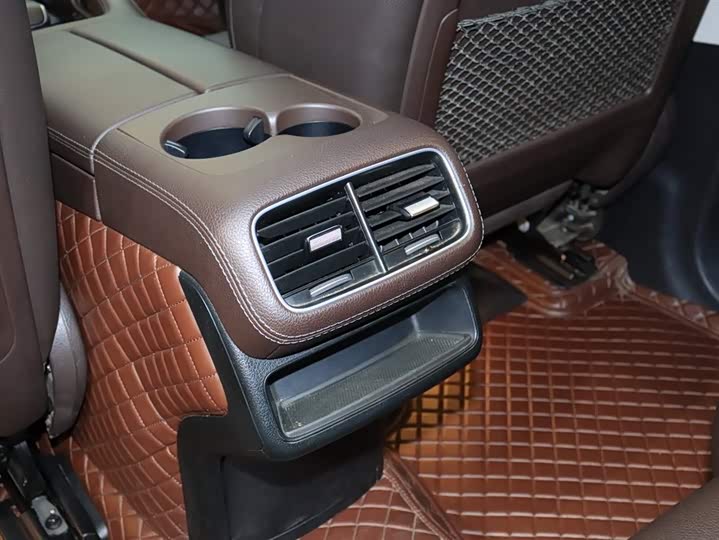 Фото 14 - Mercedes-Benz GLE-Class