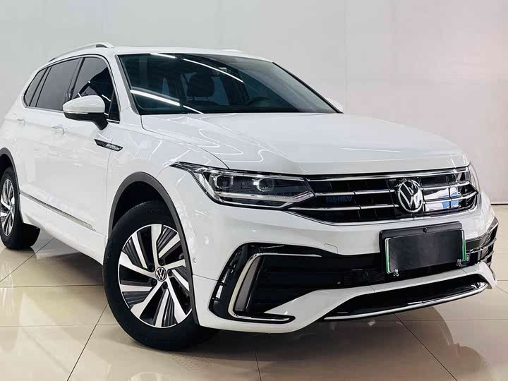 Фото 2 - Volkswagen Tiguan L Hybrid