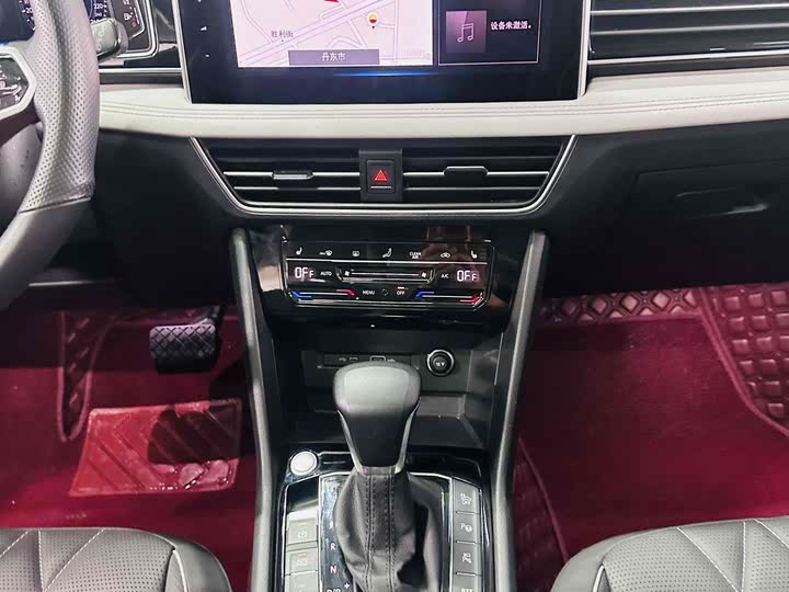 Фото 6 - Volkswagen Tiguan L Hybrid