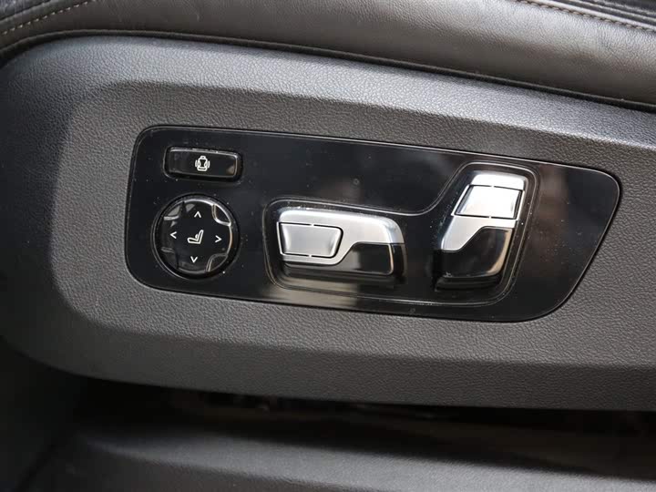 Фото 10 - BMW X7