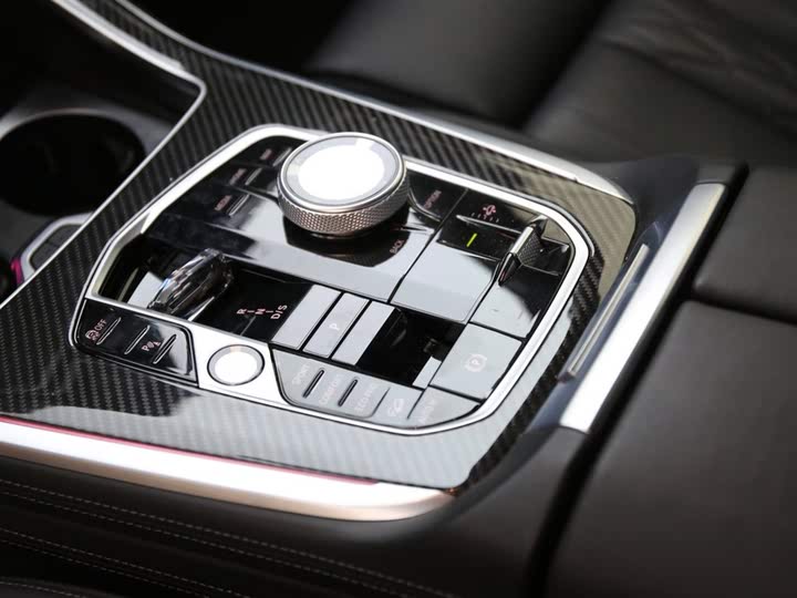 Фото 11 - BMW X7