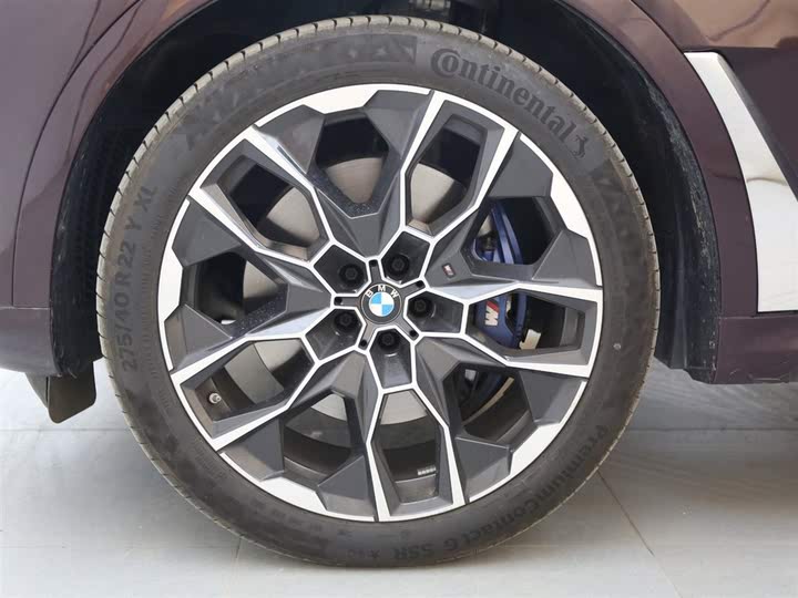 Фото 18 - BMW X7