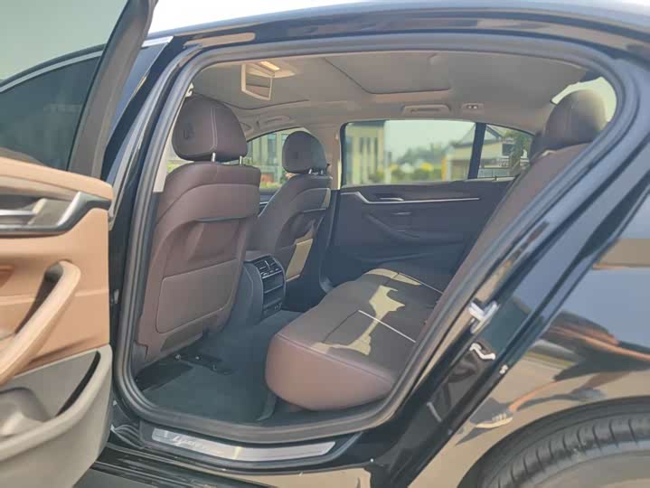 Фото 10 - BMW 5 Series