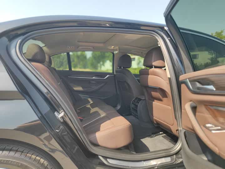 Фото 11 - BMW 5 Series