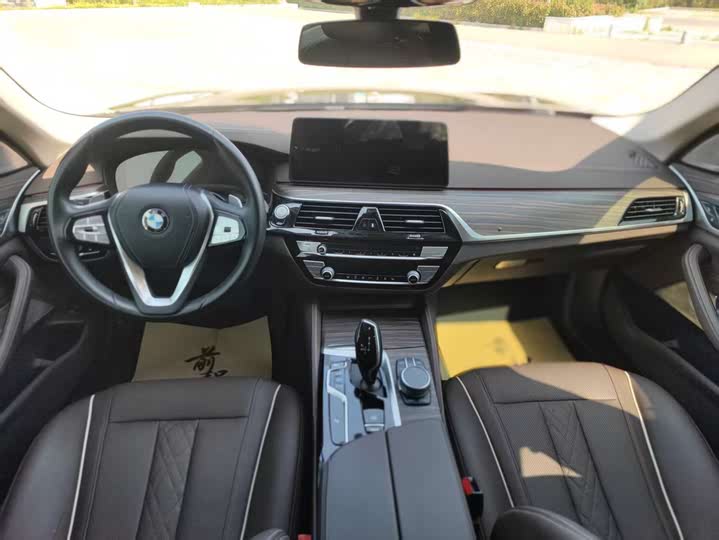 Фото 13 - BMW 5 Series