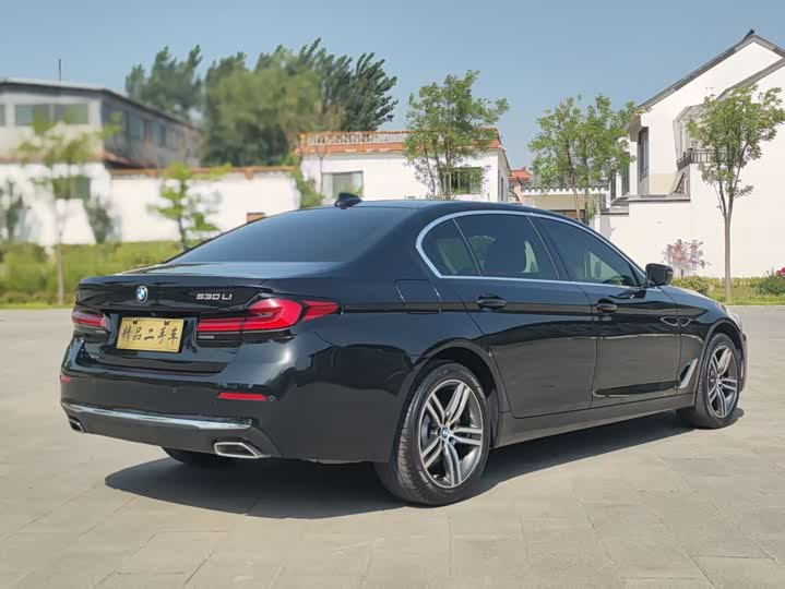 Фото 6 - BMW 5 Series
