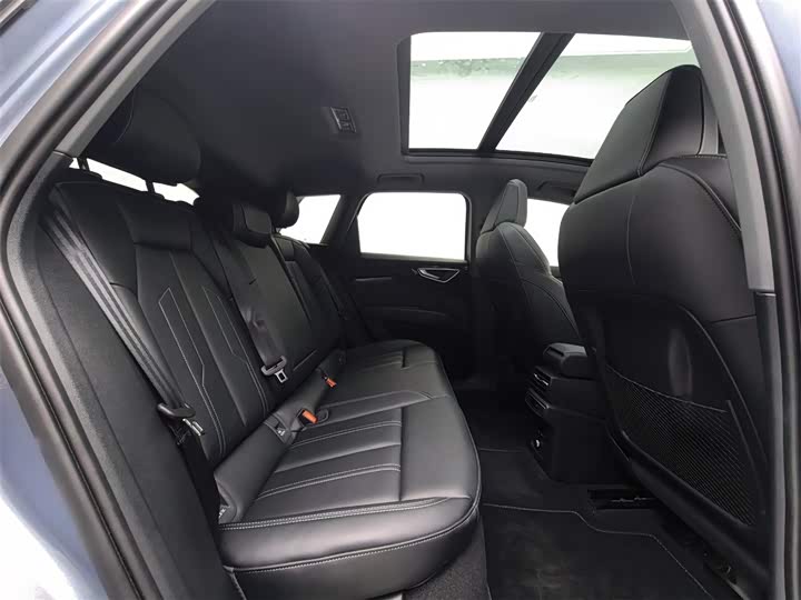 Фото 8 - Audi Q4 e-tron