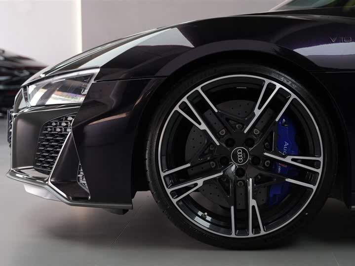 Фото 12 - Audi R8