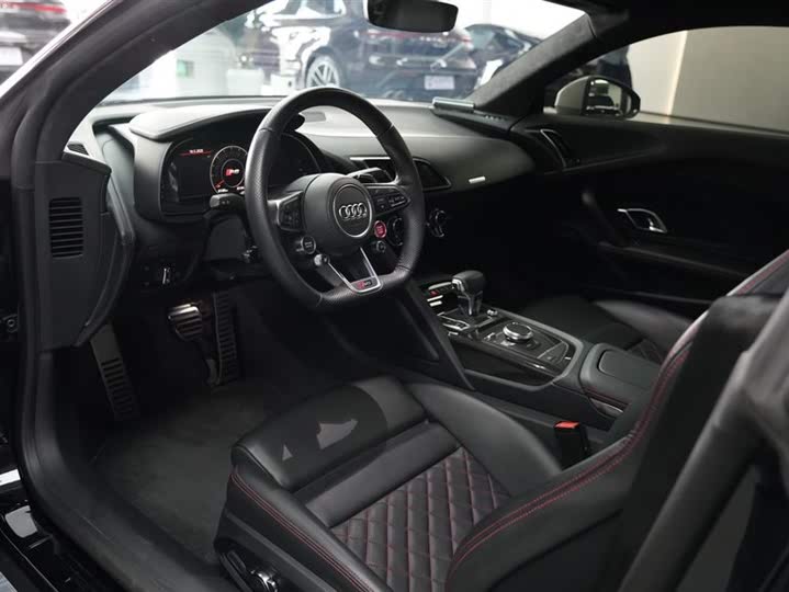 Фото 9 - Audi R8