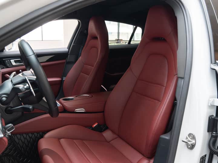 Фото 10 - Porsche Panamera