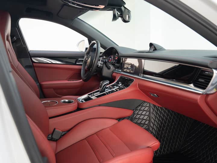 Фото 11 - Porsche Panamera