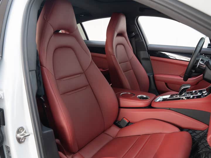 Фото 13 - Porsche Panamera