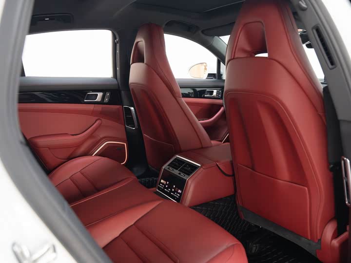 Фото 14 - Porsche Panamera