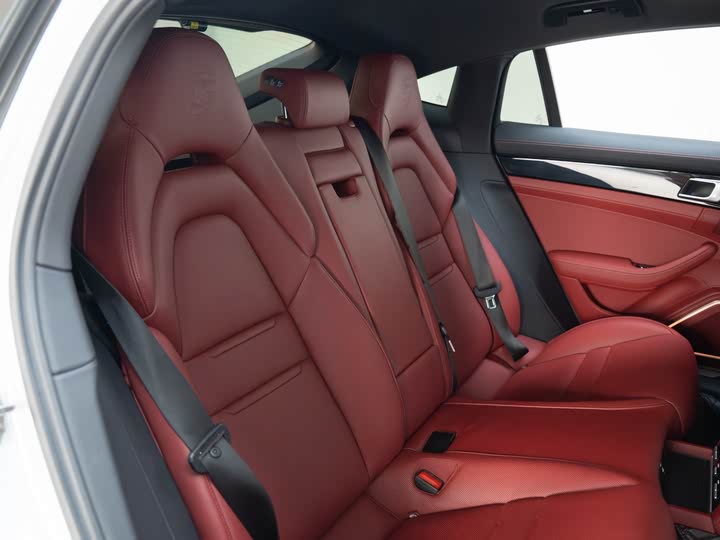 Фото 16 - Porsche Panamera