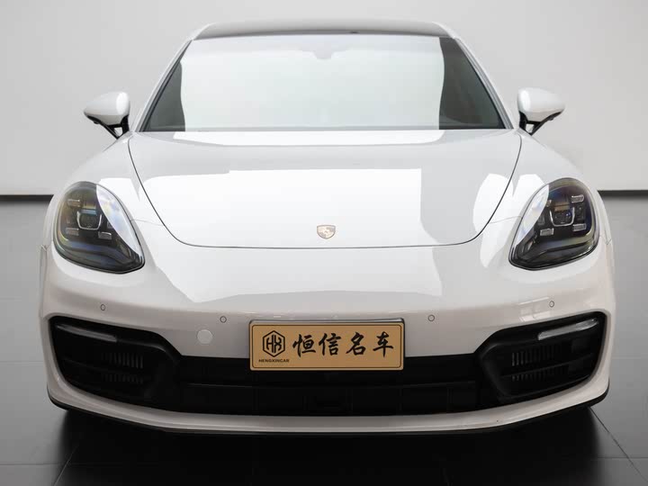 Фото 2 - Porsche Panamera