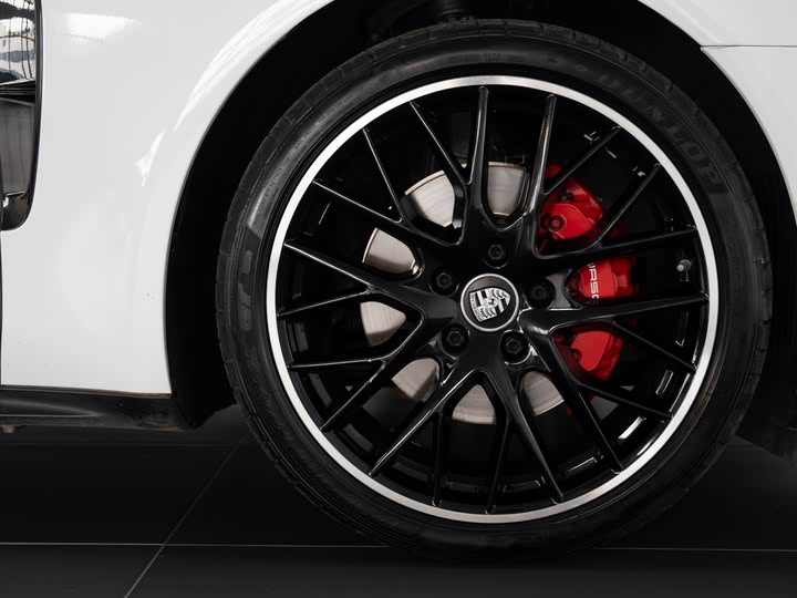 Фото 21 - Porsche Panamera