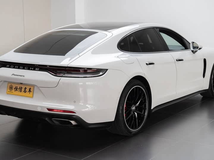 Фото 6 - Porsche Panamera