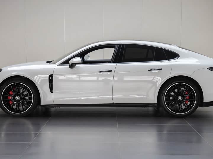 Фото 7 - Porsche Panamera