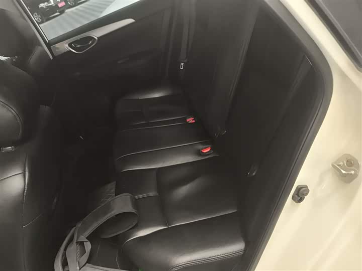 Фото 17 - Nissan Sylphy