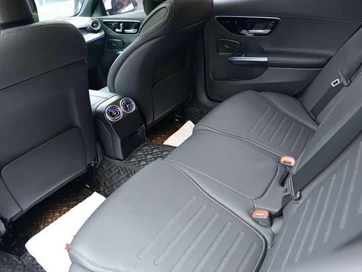 Фото 14 - Mercedes-Benz C-Class