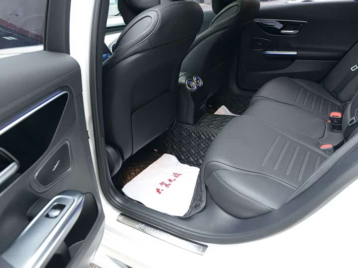 Фото 15 - Mercedes-Benz C-Class