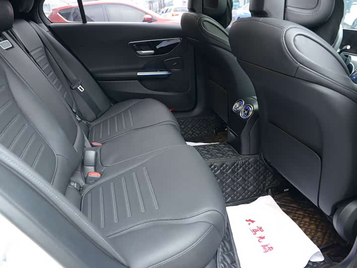 Фото 17 - Mercedes-Benz C-Class