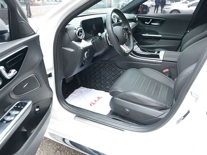 Фото 21 - Mercedes-Benz C-Class