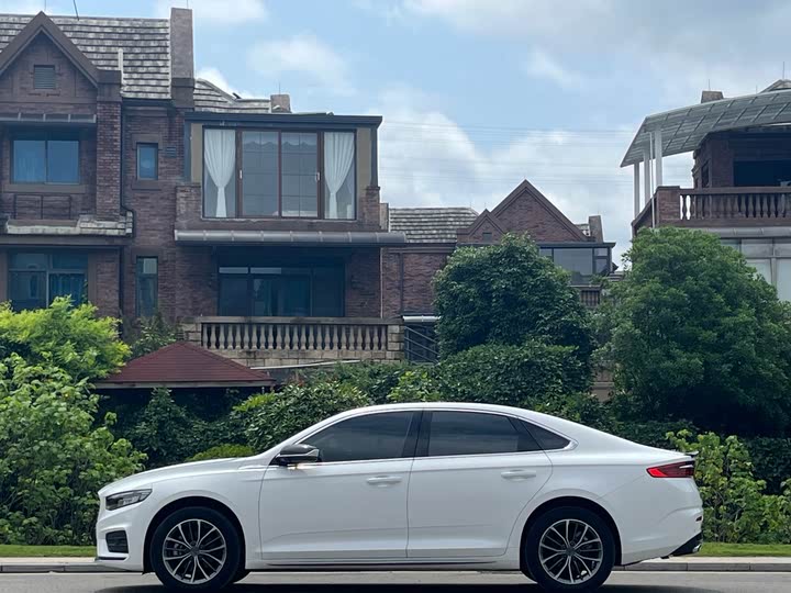 Фото 3 - Geely Preface