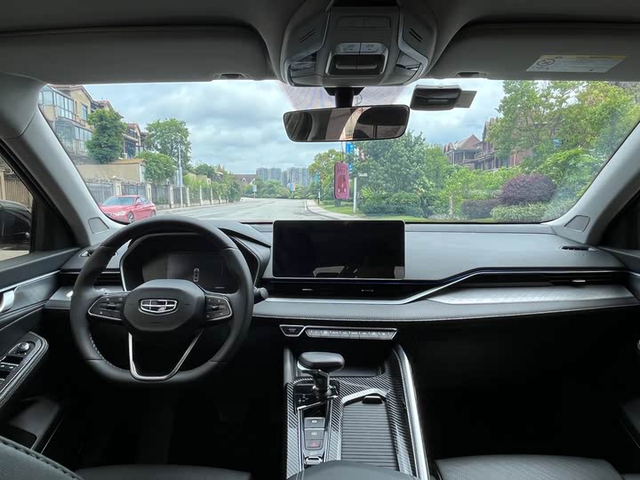 Фото 9 - Geely Preface