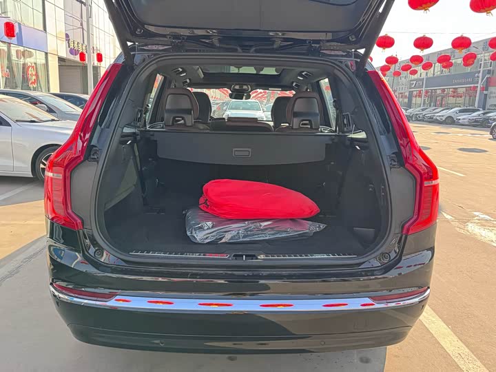 Фото 14 - Volvo XC90