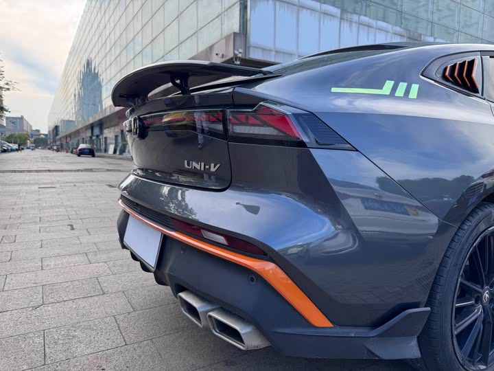 Фото 14 - Changan UNI-V