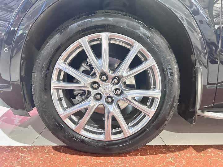 Фото 8 - Buick Enclave