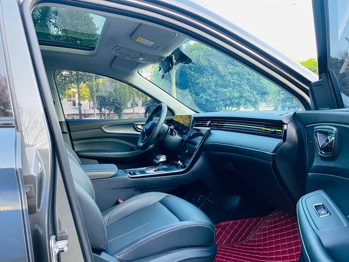 Фото 11 - Roewe RX5