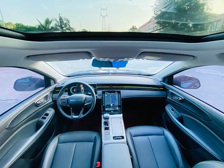 Фото 16 - Roewe RX5