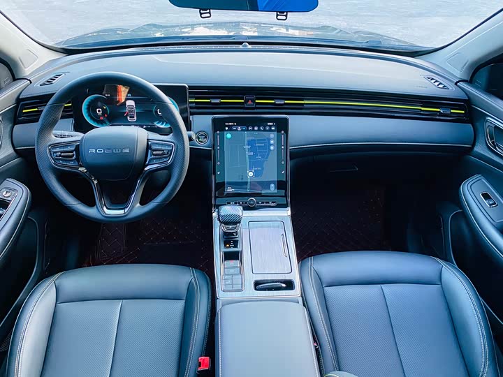 Фото 17 - Roewe RX5