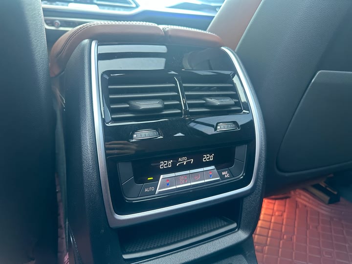 Фото 11 - BMW X7