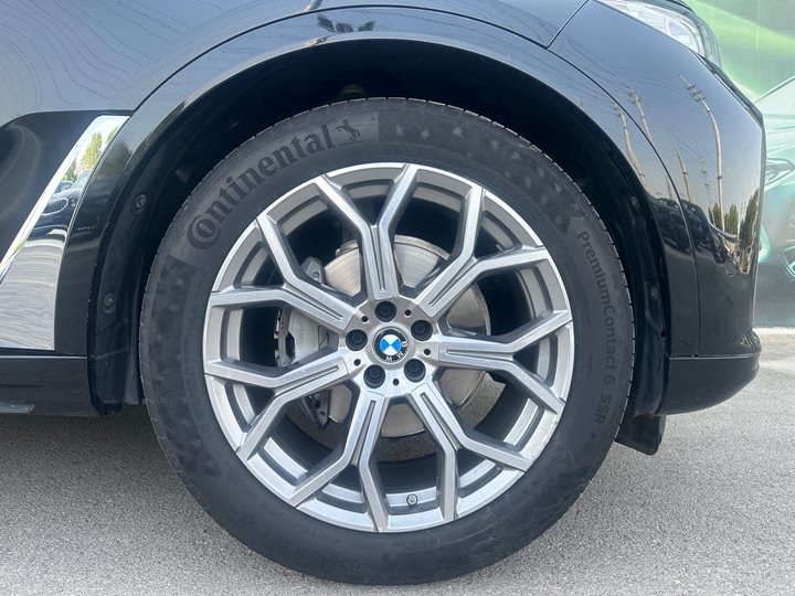 Фото 21 - BMW X7