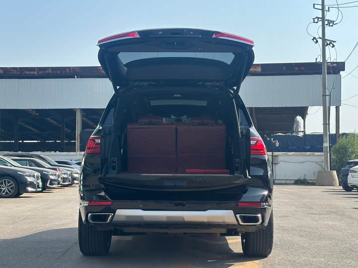 Фото 22 - BMW X7