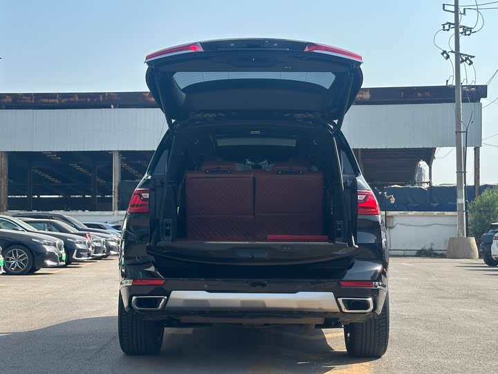 Фото 23 - BMW X7
