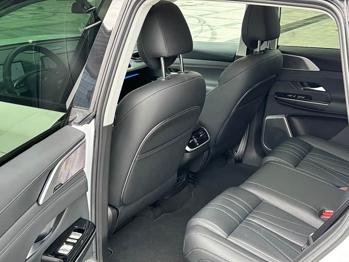 Фото 10 - XPeng G9