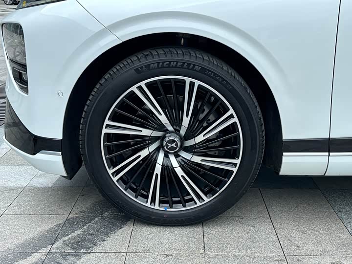 Фото 16 - XPeng G9