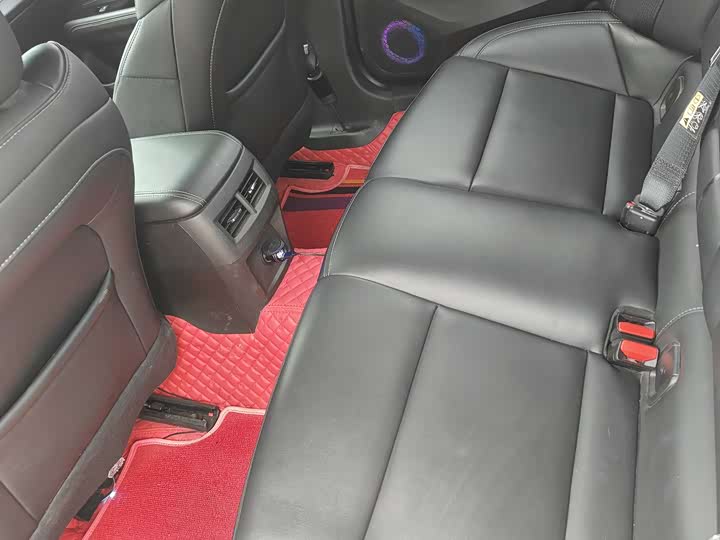 Фото 10 - Cadillac CT4