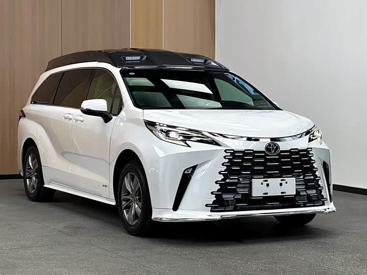 Фото 3 - Toyota Sienna