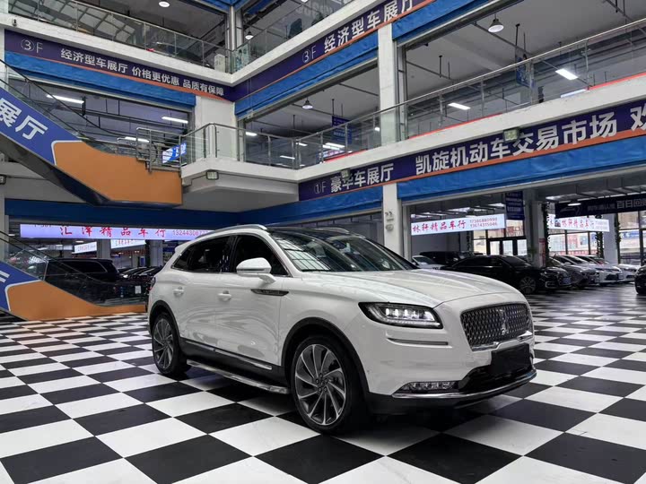 Фото 3 - Lincoln Nautilus