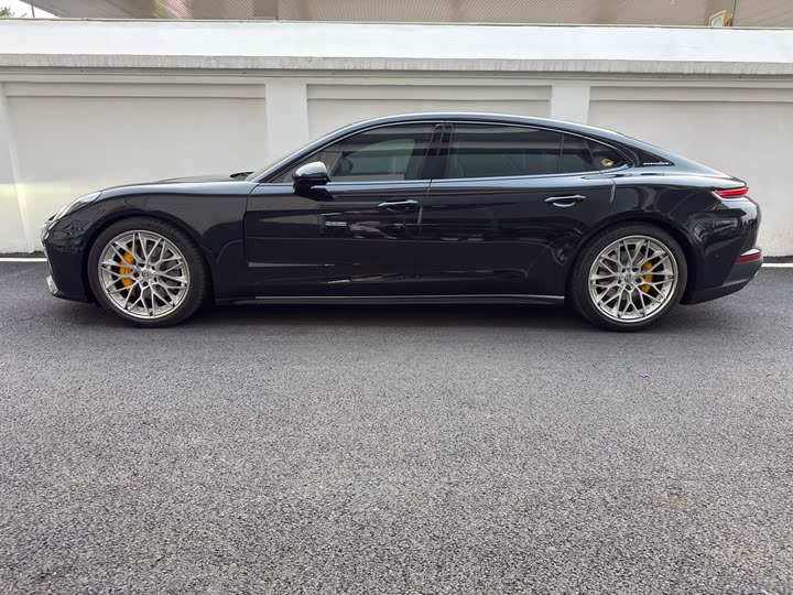 Фото 2 - Porsche Panamera