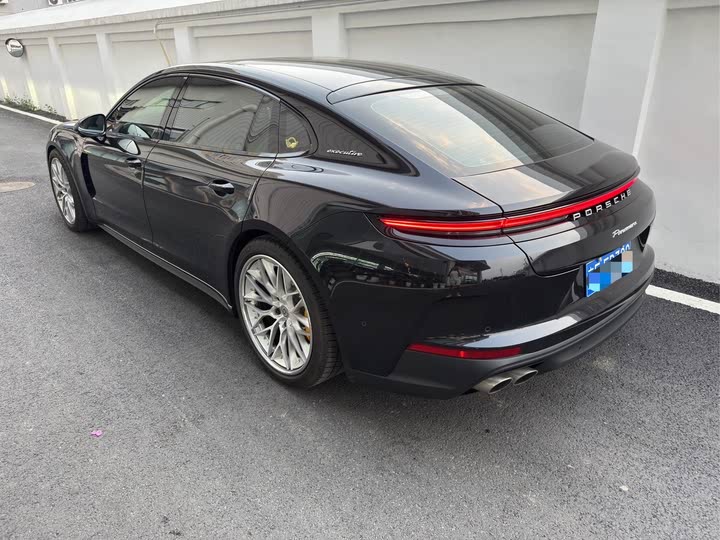Фото 5 - Porsche Panamera