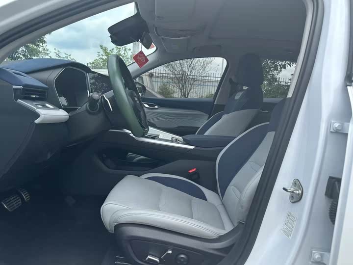 Фото 4 - Geely Preface