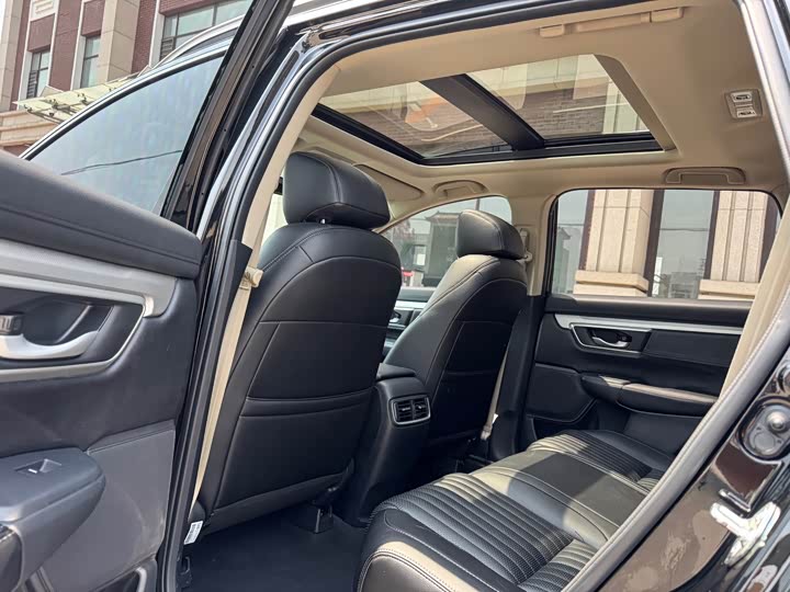 Фото 16 - Honda CR-V