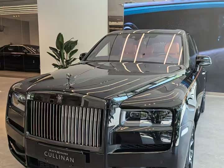 Фото 1 - Rolls-Royce Cullinan