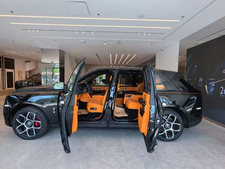 Фото 2 - Rolls-Royce Cullinan